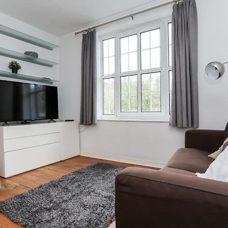 2 Bedroom Apartment In Waterloo Central Лондон Экстерьер фото