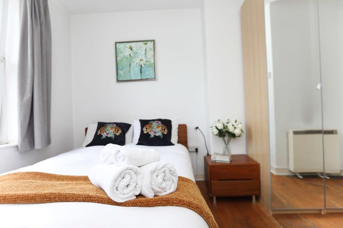 2 Bedroom Apartment In Waterloo Central Лондон Экстерьер фото