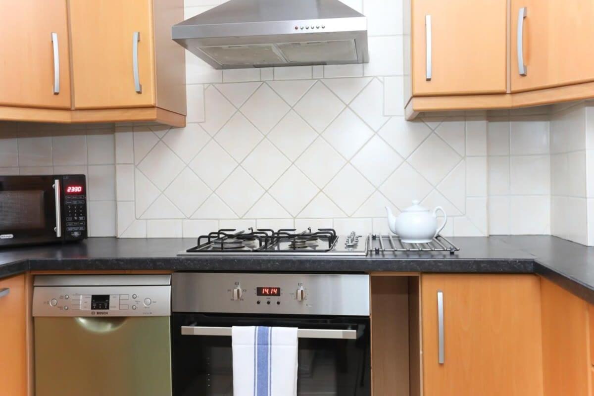 2 Bedroom Apartment In Waterloo Central Лондон Экстерьер фото