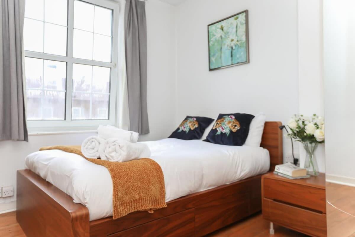2 Bedroom Apartment In Waterloo Central Лондон Экстерьер фото