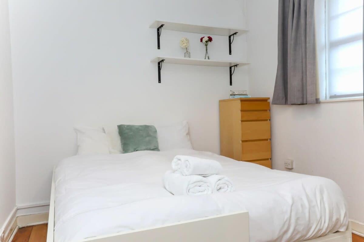 2 Bedroom Apartment In Waterloo Central Лондон Экстерьер фото