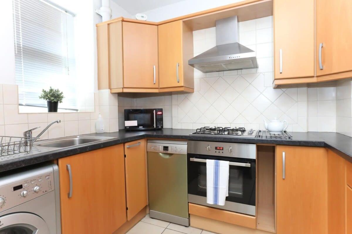 2 Bedroom Apartment In Waterloo Central Лондон Экстерьер фото