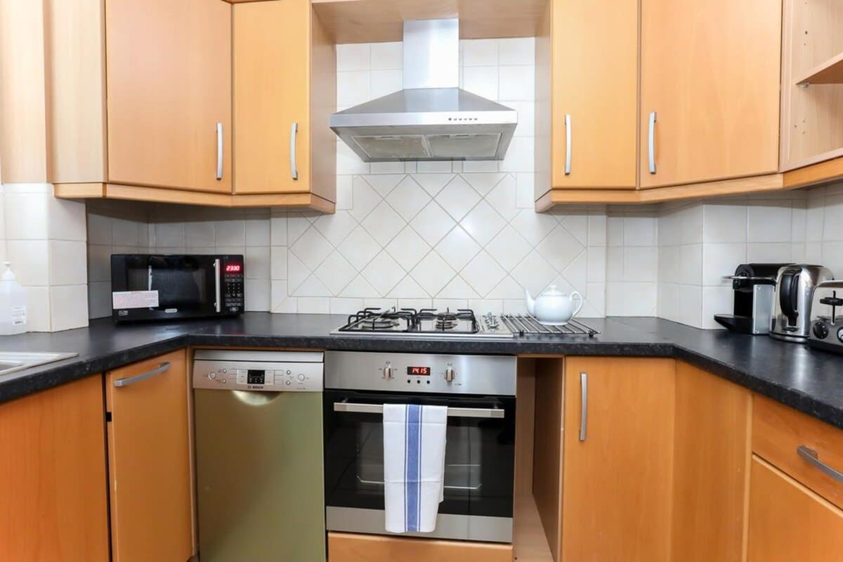 2 Bedroom Apartment In Waterloo Central Лондон Экстерьер фото